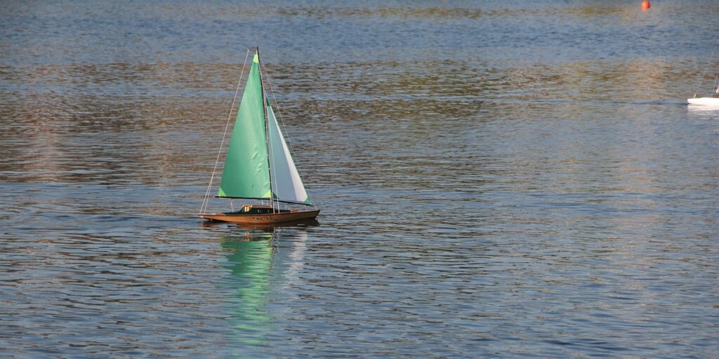 remote_controlled_boat