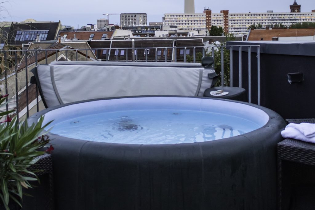 hot tub balcony